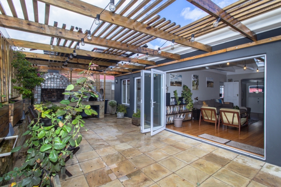 3 Bedroom Property for Sale in West Beach Western Cape